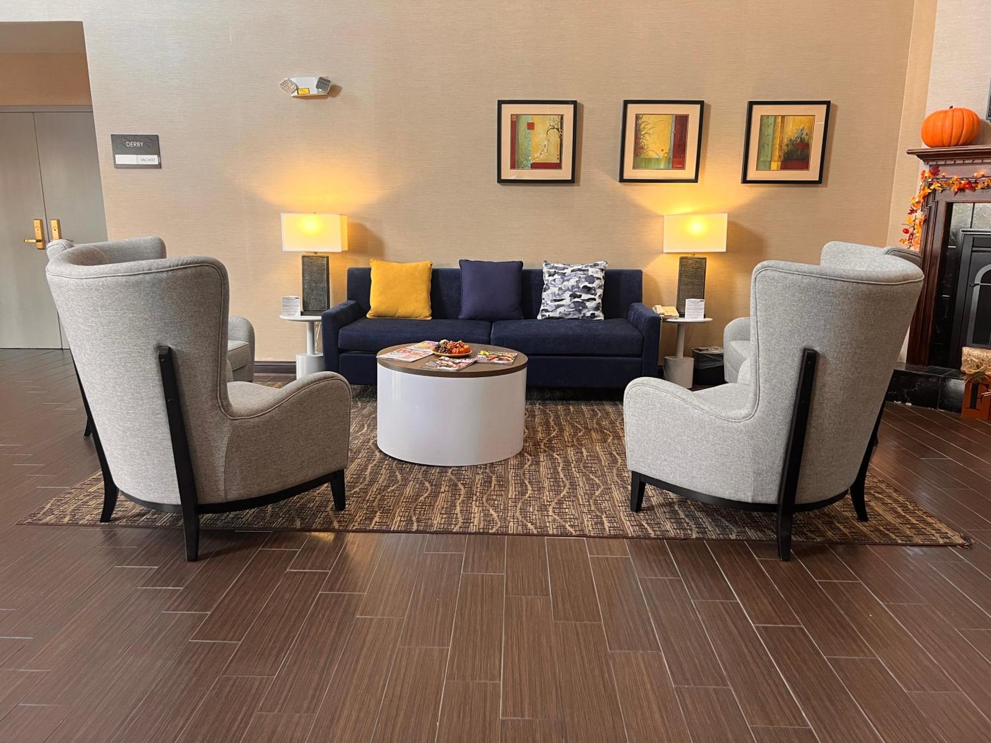 Comfort Suites Louisville Airport Exteriör bild