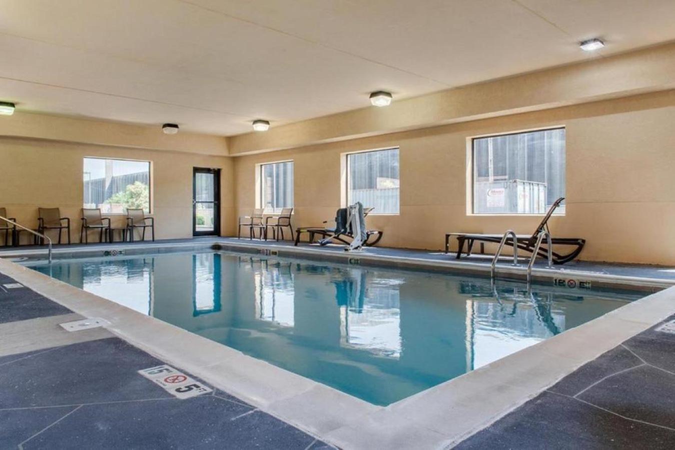 Comfort Suites Louisville Airport Exteriör bild