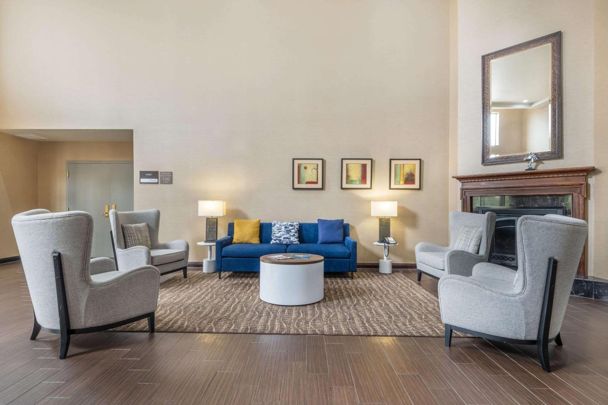 Comfort Suites Louisville Airport Exteriör bild